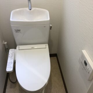 手洗い場をトイレ空間へとリフォーム