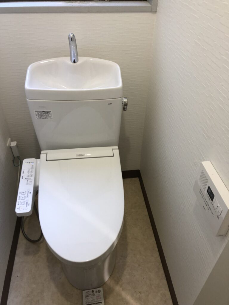 手洗い場をトイレ空間へとリフォーム